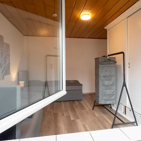 شقة Modern Monteur Apartment Emmerich - 4 Bedrooms - 8 Single Beds إميريش
