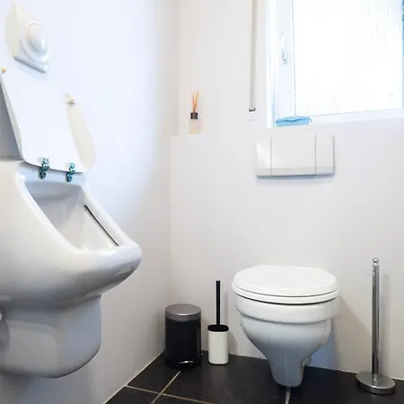 Modern Monteur Apartment Emmerich - 4 Bedrooms - 8 Single Beds