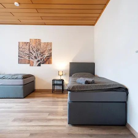 Modern Monteur Apartment Emmerich - 4 Bedrooms - 8 Single Beds