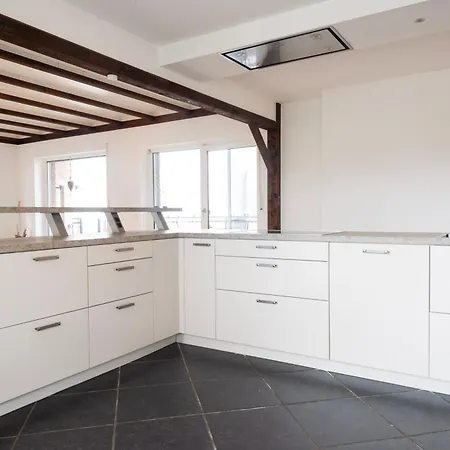 Modern Monteur Apartment Emmerich - 4 Bedrooms - 8 Single Beds إميريش