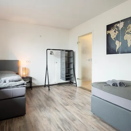 Modern Monteur Apartment Emmerich - 4 Bedrooms - 8 Single Beds شقة *