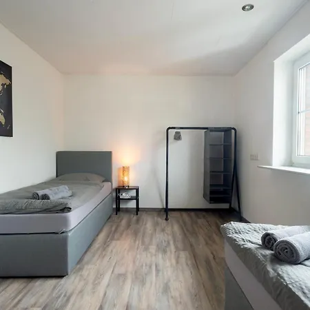 Modern Monteur Apartment Emmerich - 4 Bedrooms - 8 Single Beds *