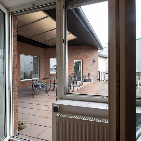 Modern Monteur Apartment Emmerich - 4 Bedrooms - 8 Single Beds شقة