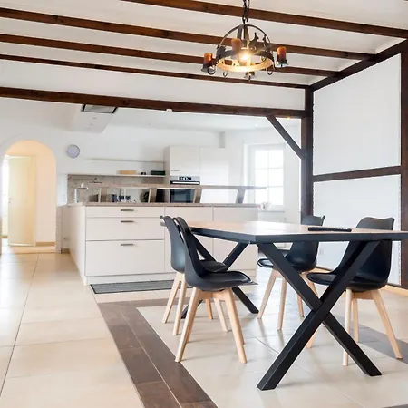 Modern Monteur Apartment Emmerich - 4 Bedrooms - 8 Single Beds إميريش