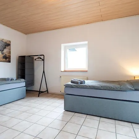 شقة Modern Monteur Apartment Emmerich - 4 Bedrooms - 8 Single Beds إميريش