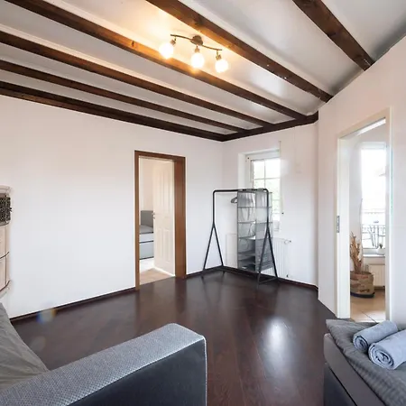 Modern Monteur Apartment Emmerich - 4 Bedrooms - 8 Single Beds إميريش